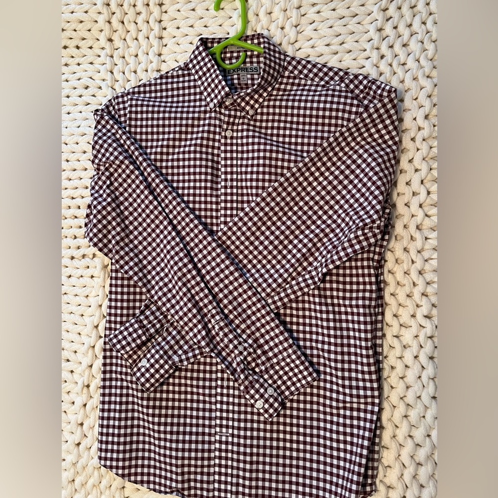 Men’s fitted long sleeved shirt size Large